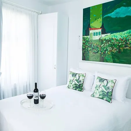 Esinti Τένεδος